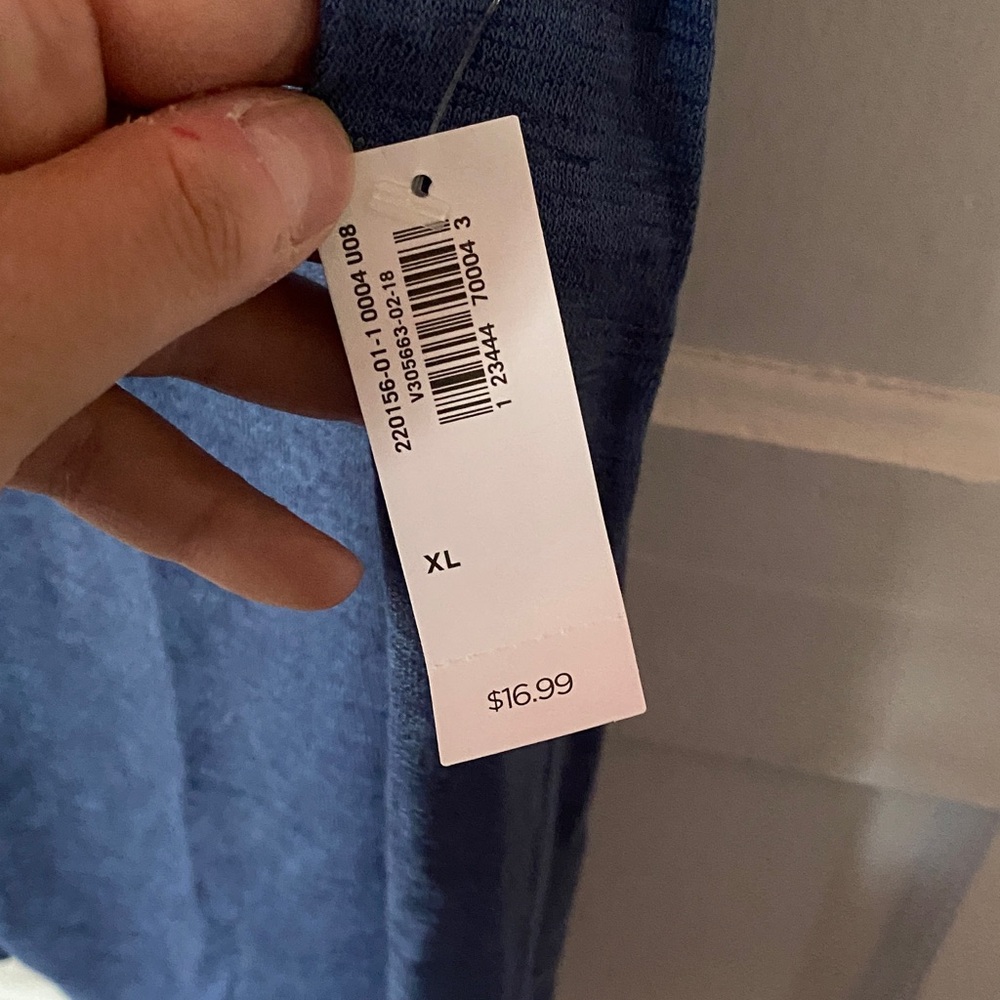 Old Navy Blue V-Neck Sleeveless Blouse - Picture 4 of 7